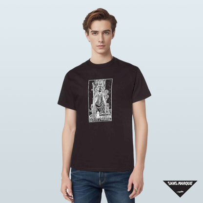 Model wearing QUEEN OF WANDS Tarot Black T-Shirt